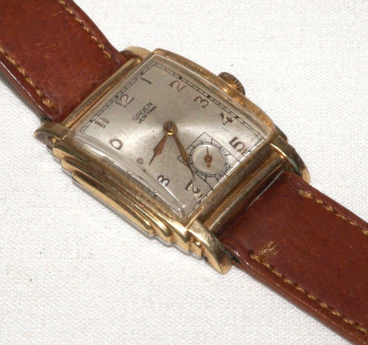 1940's Gruen Veri-Thin Deco Style Wrist Watch (InS)