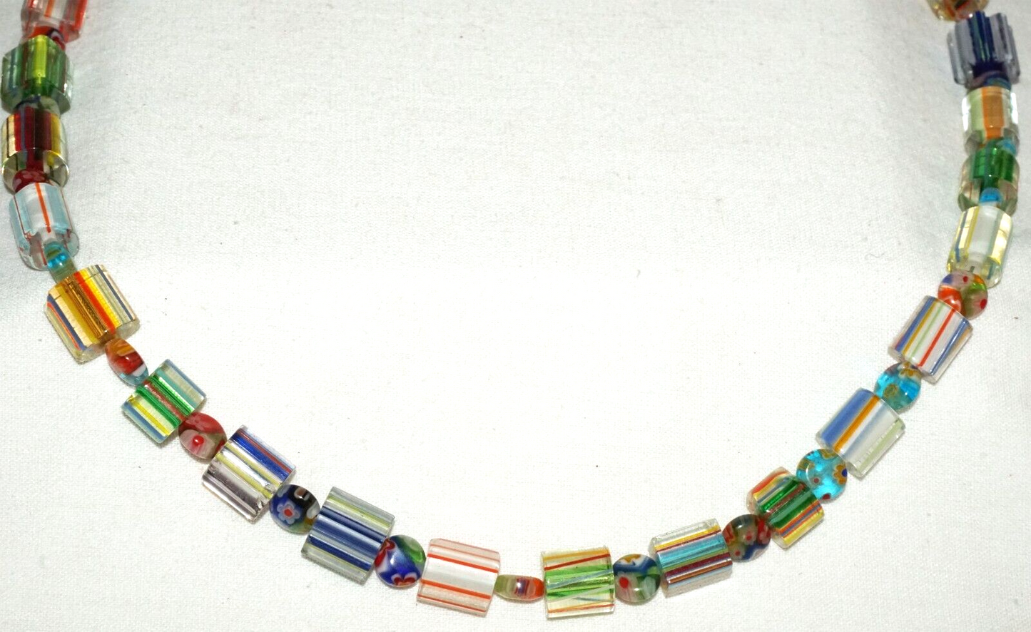 Vintage Fashion Rainbow Colored Murano Glass Bead Necklace w. Heart Clasp (PaS)