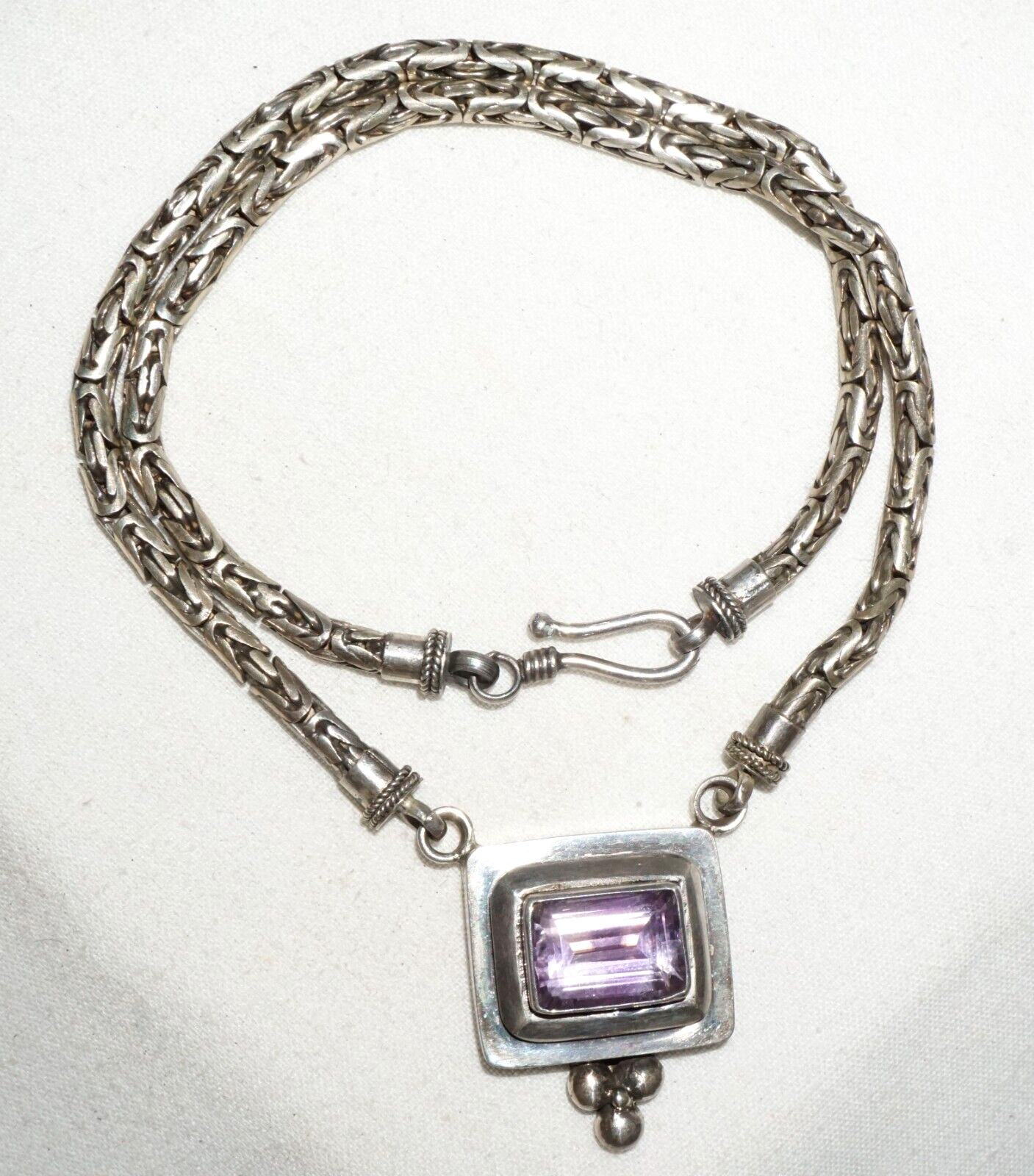 Vintage Modernist Sterling Silver Necklace w. Sterling Pendant w. Amethyst (---)