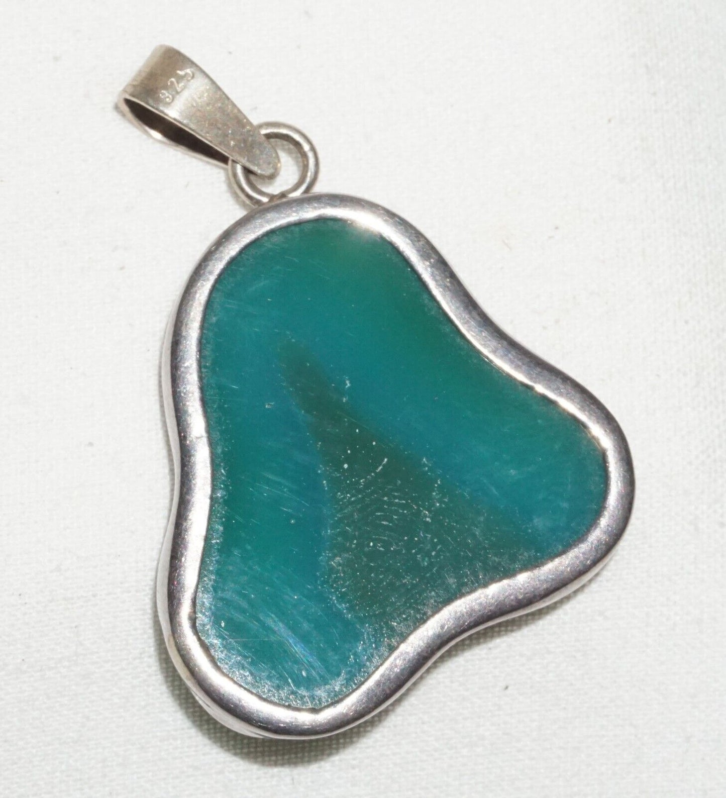 Vintage Sterling Silver Pendant w. Green Semi Translucent Stone Accent (***)