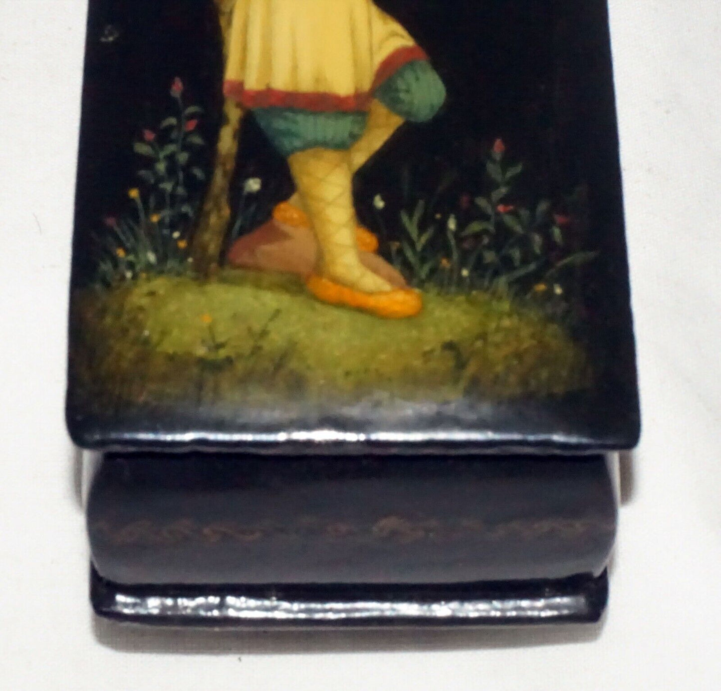Vintage Russian Lacquer Box Fairy Tale Male Figure under Tree unsigned (AHB)