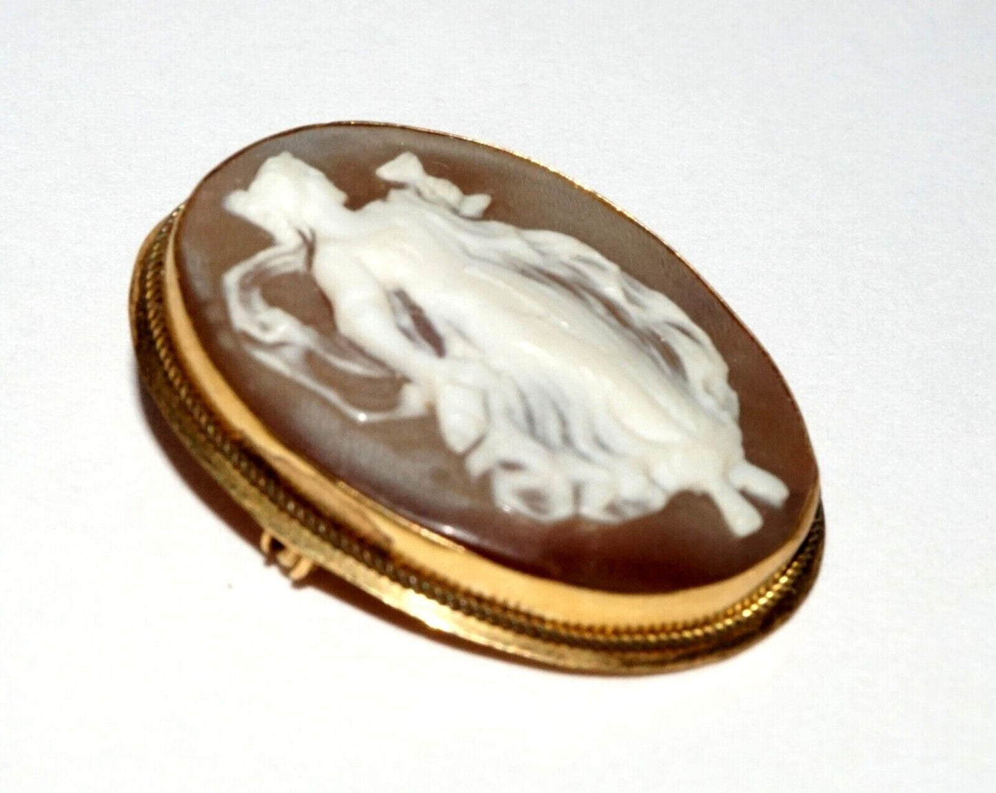 Vintage Italy 14k Yellow Gold Pendant Shell Cameo Woman in Gown Motif (LeL)