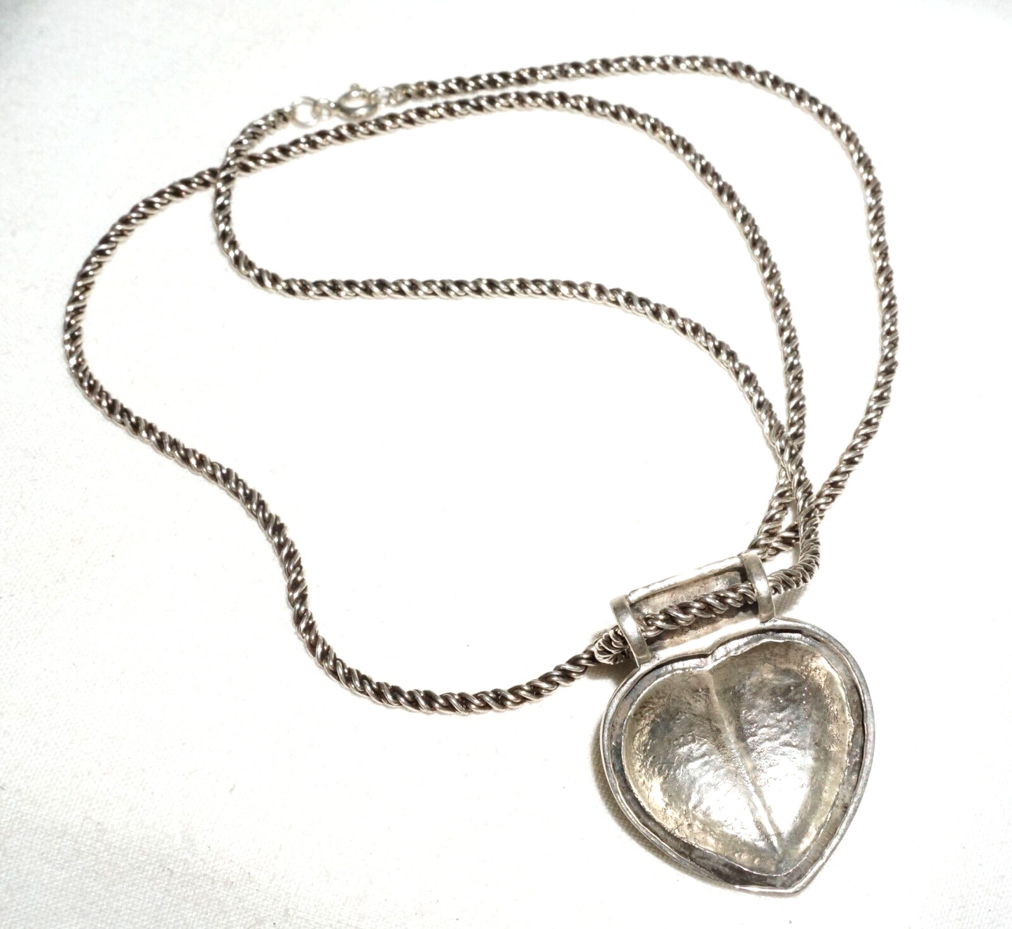 Vintage Sterling Silver Twisted Rope Design Necklace w. Heart Pendant (---)