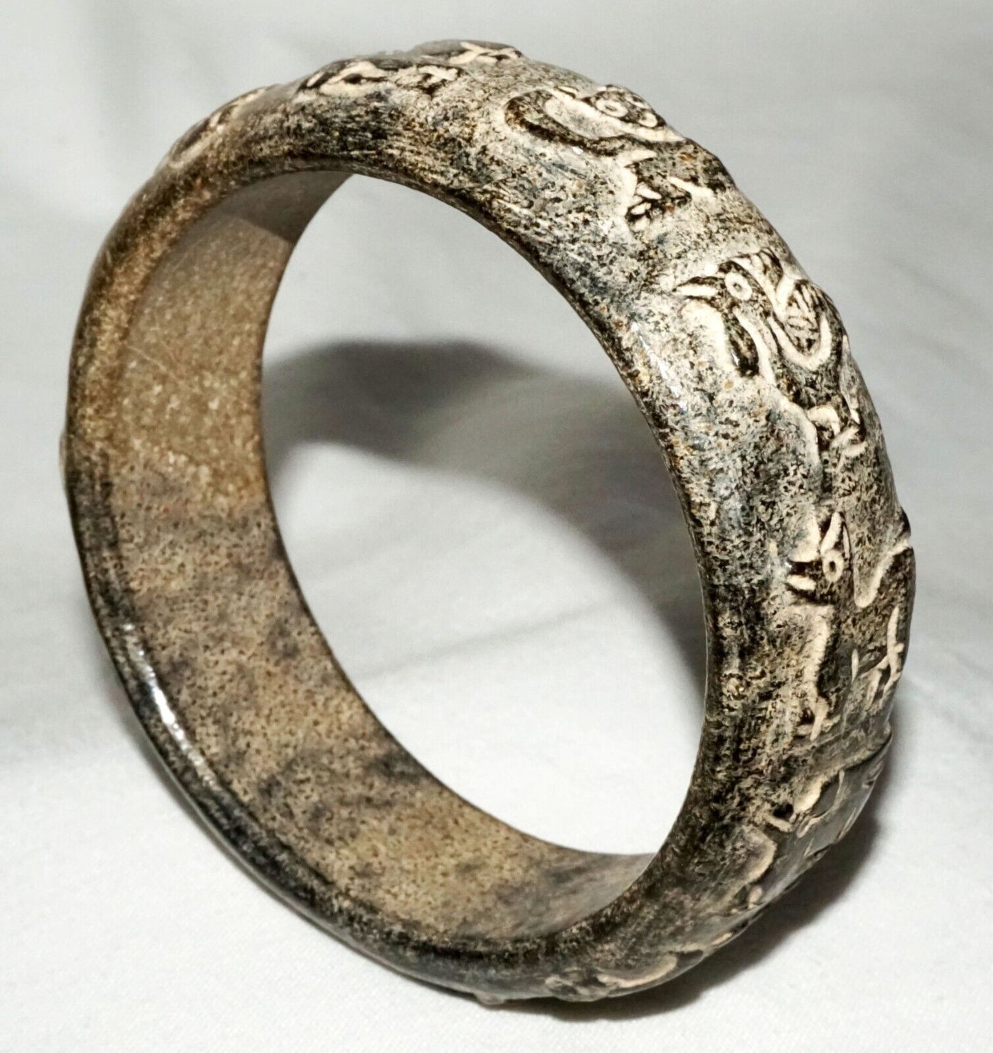 Vtg. Chinese Steatite Archaistic Relief Animal Carved Bangle Bracelet (LeS) B48