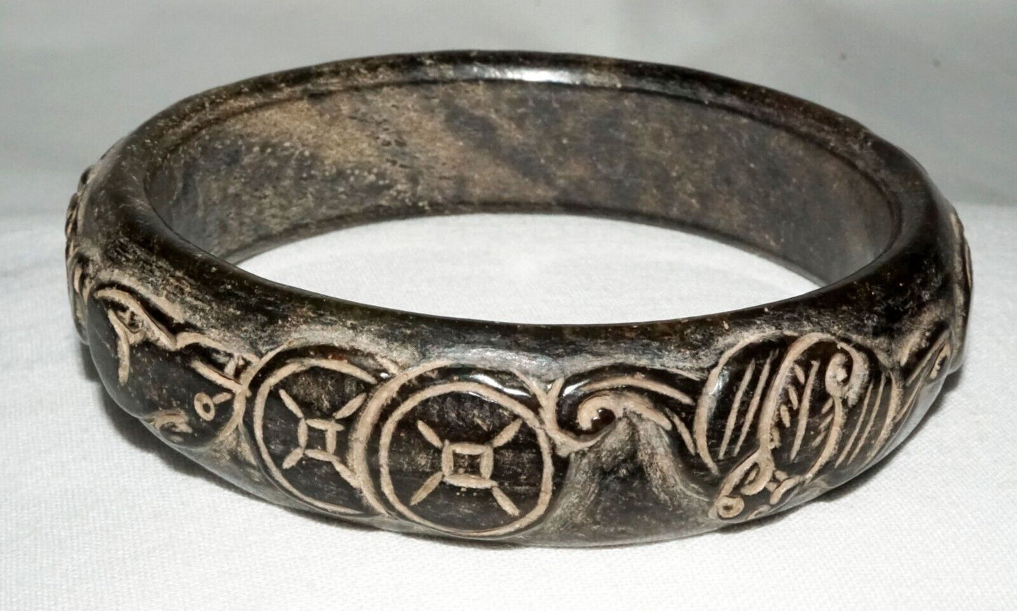 Vintager Chinese Steatite Relief Coin & Bat & Rabbit Bangle Bracelet (LeS) B45