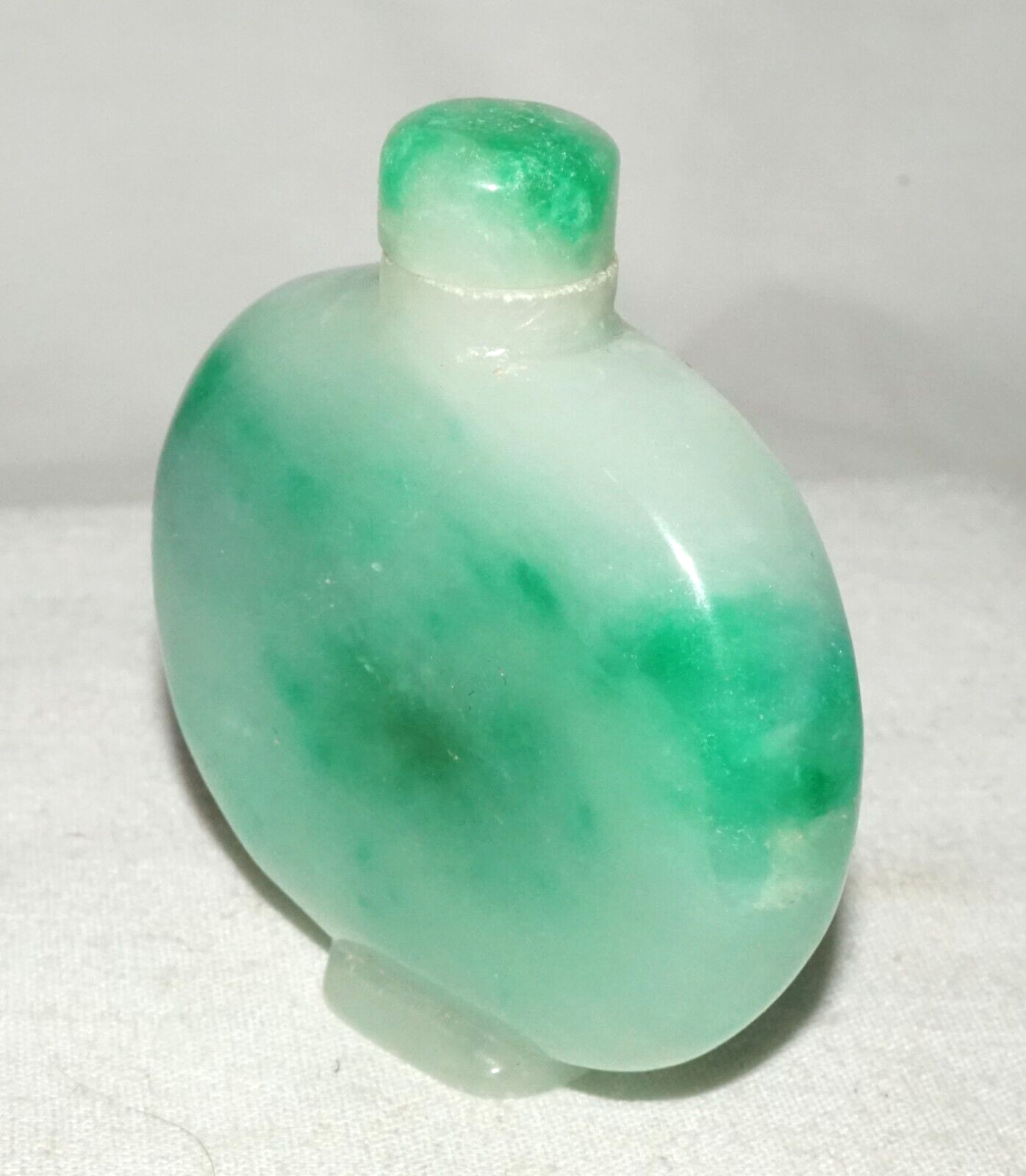 Vintage Chinese Mottle Apple Green Jadeite Jade Snuff Bottle & Stopper (LeS)
