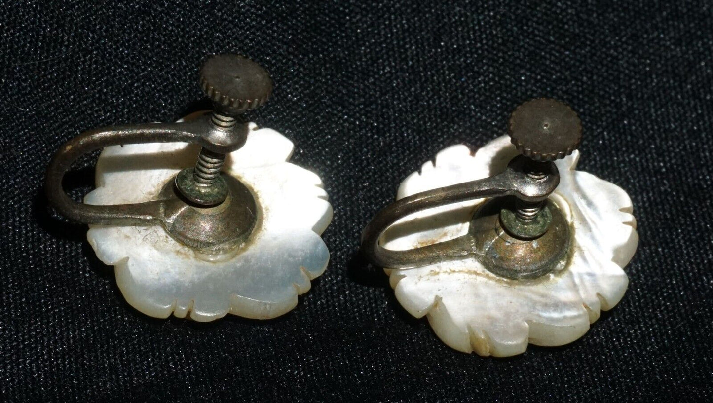 Vintage Silver set Mother of Pearl Flower Motif Screw Back Earrings (JoD)