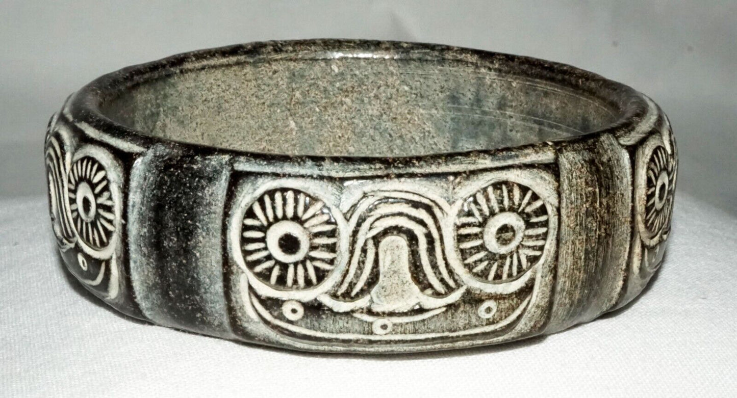 Vintage Chinese Steatite Archaistic Relief Carved Bangle Bracelet (LeS) B51