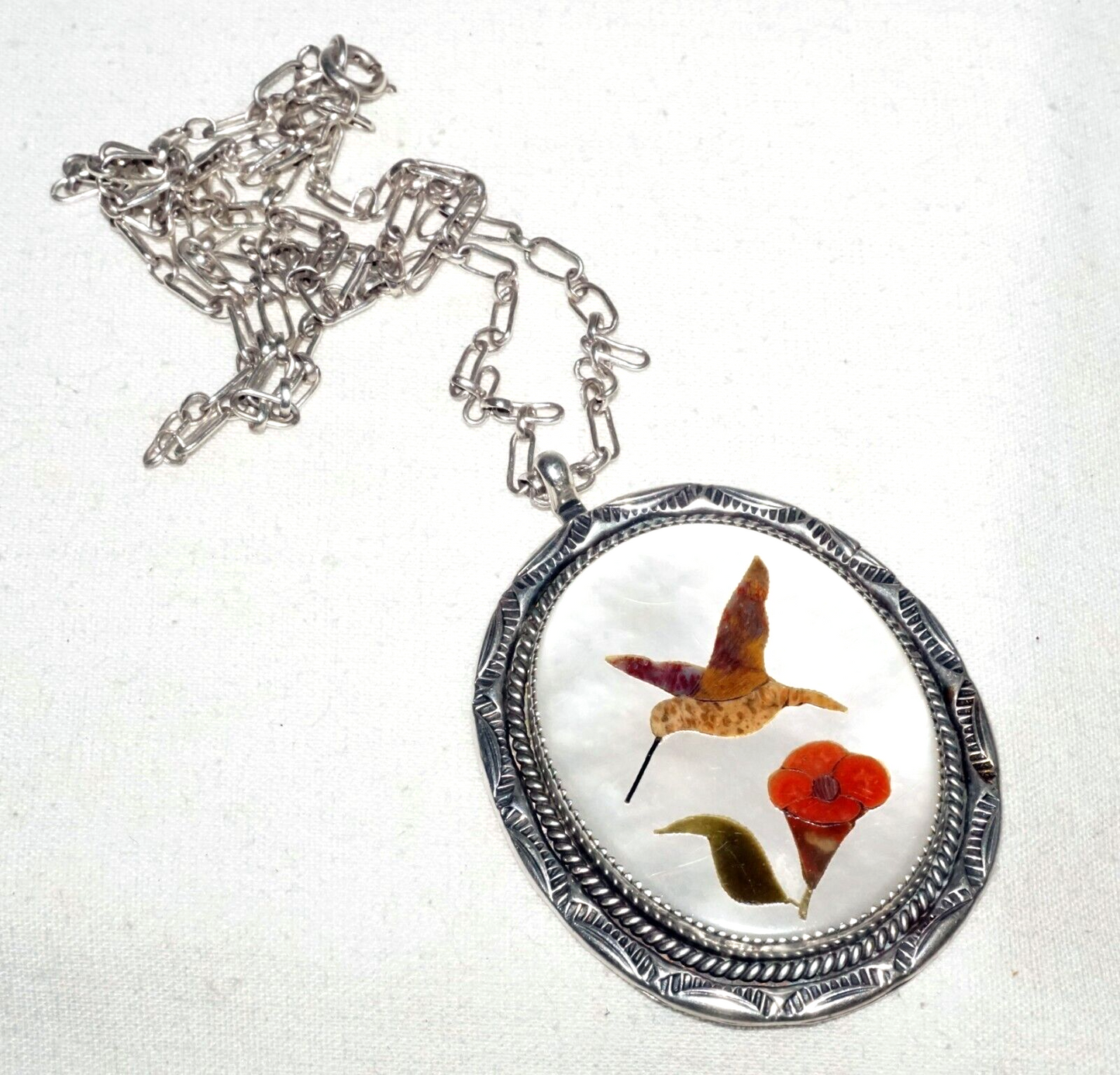 Vintage S.W. US Sterling Silver Necklace MoP & Humming Bird Inlay Pendant (BeM)