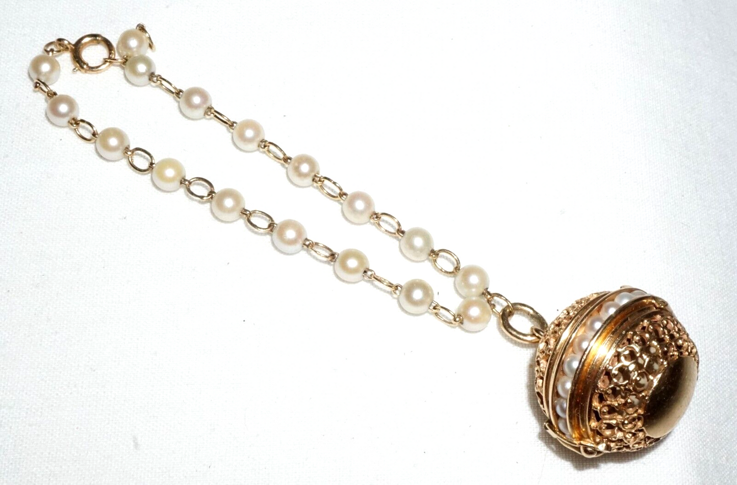 Vintage 14k Yellow Gold Pearl Bracelet w. Pierced Ball Photo Pendant (GeB)#10