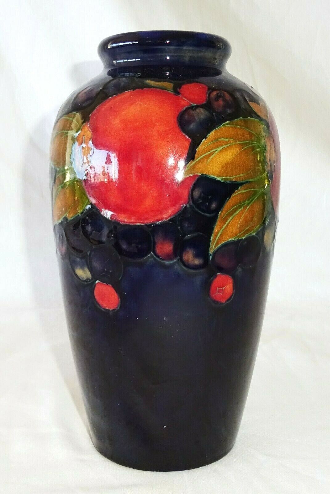 UK England Pottery Blue Glaze Vase Pomegranate Vase by William Moorcroft (DaM)