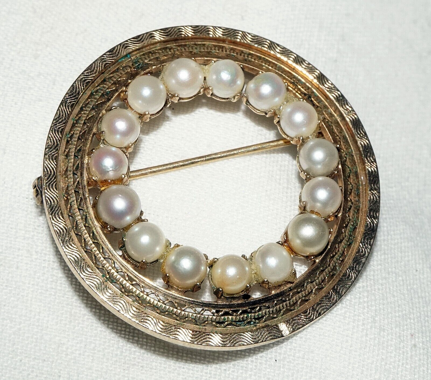 Vintage US 12k Gold Filled Brooch w. 15x Pearl Halo (KoS) L19