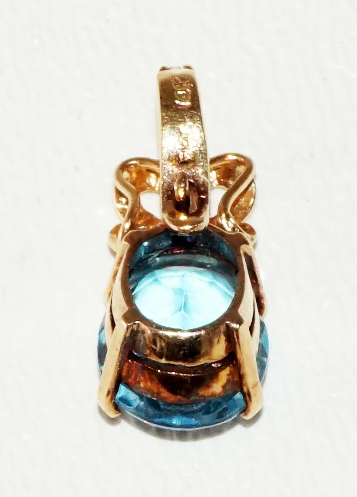 Vintage 14k Yellow Gold Mini Pendant set w. Blue Topaz & 1x Diamond (SaR)#128