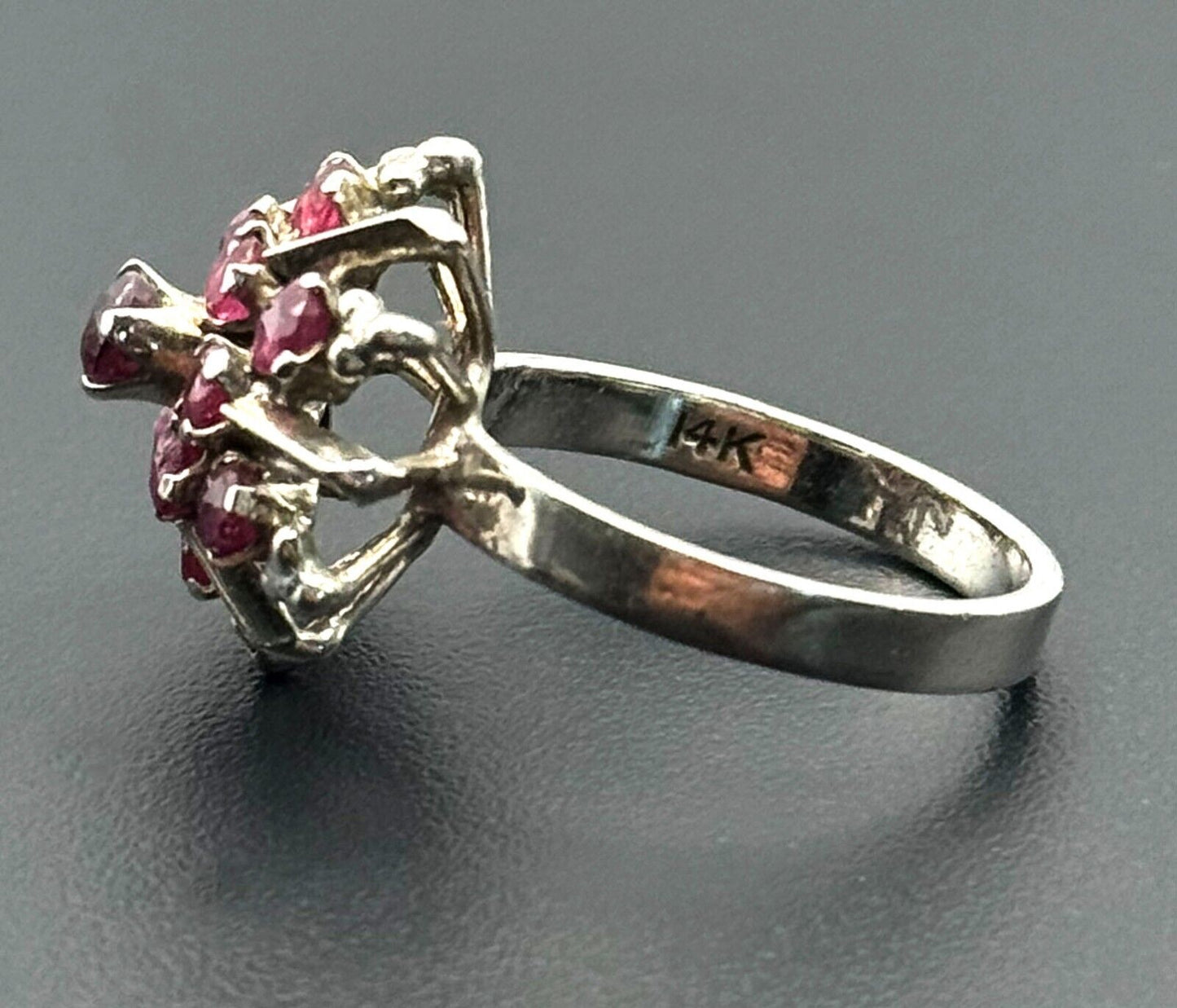 Vintage 14k White Gold Ring w Prong Set Ruby Starburst Sz. 6 (NeW)