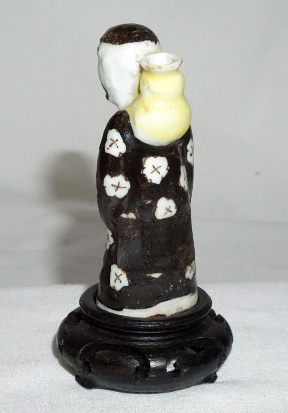 Antique Chinese Snuff Bottle w. Daoist Immortal Figure Motif on Stand (LLA)