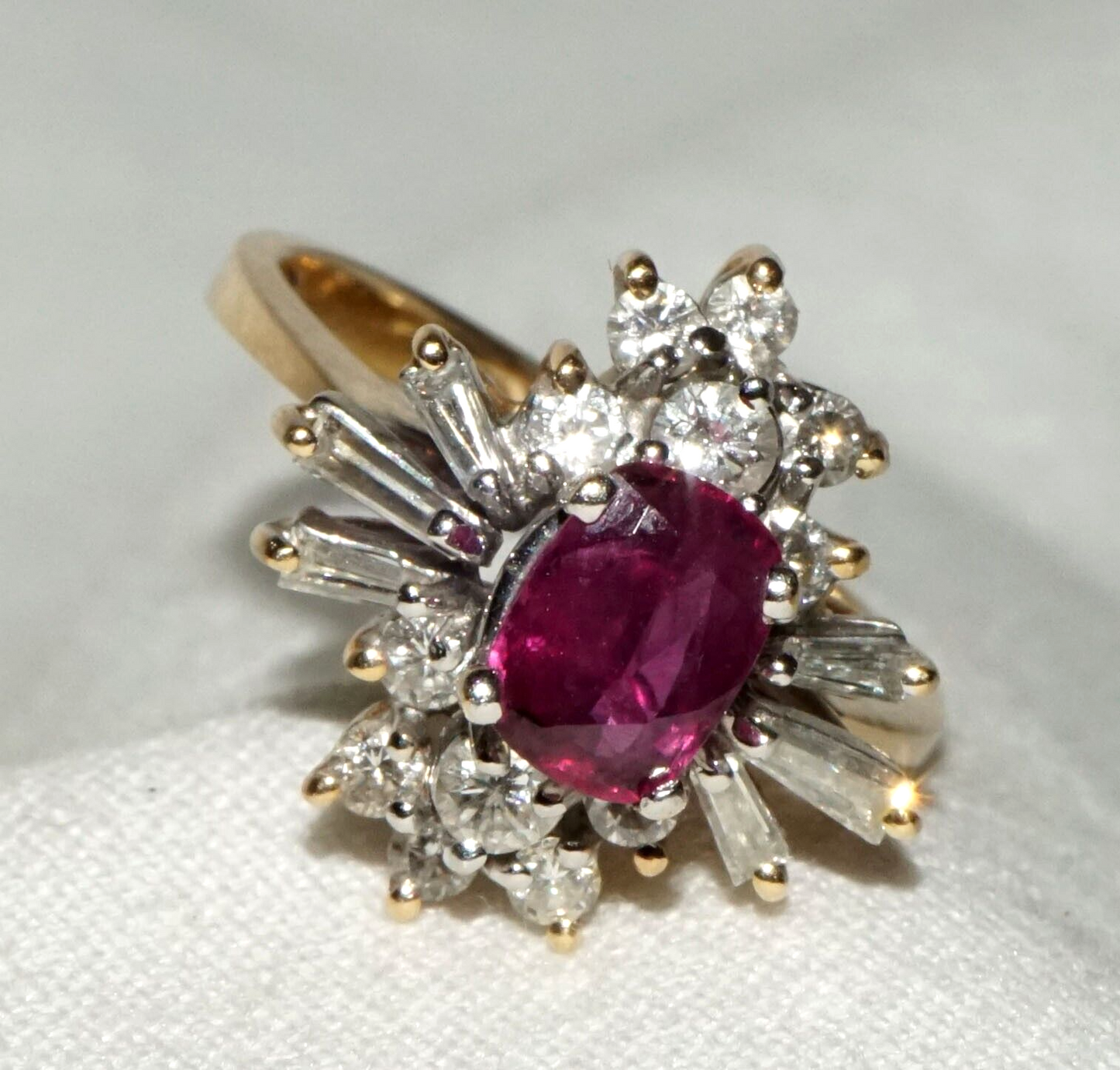 Vintage 14k Yellow Gold Ring Sz.6 1x Ruby & 18x Round & Baguette Diamonds (FeD)