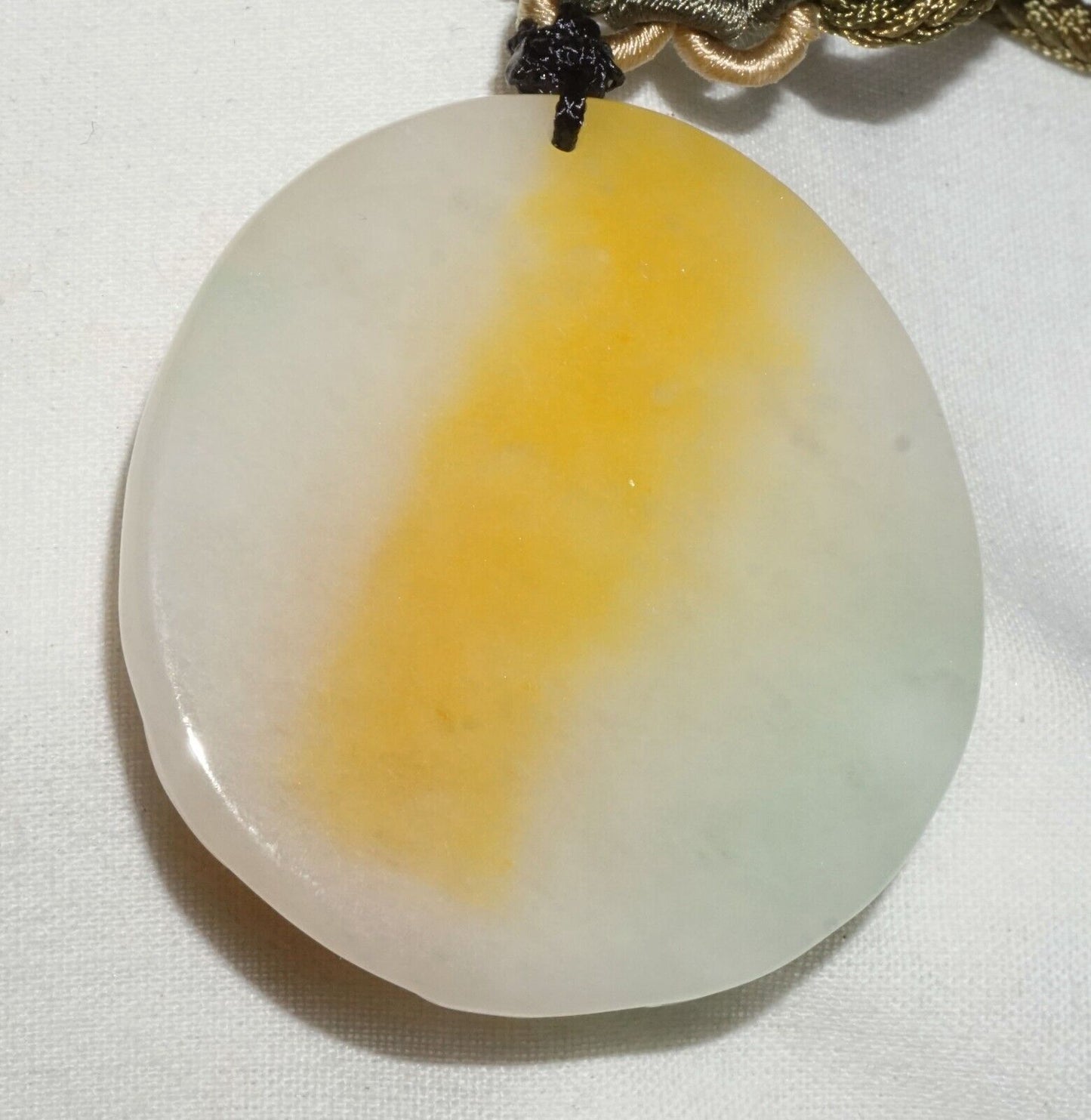 Vintage Chinese Semi Translucent Jadeite Jade Pendant w. Seated Kwan Yin (---)