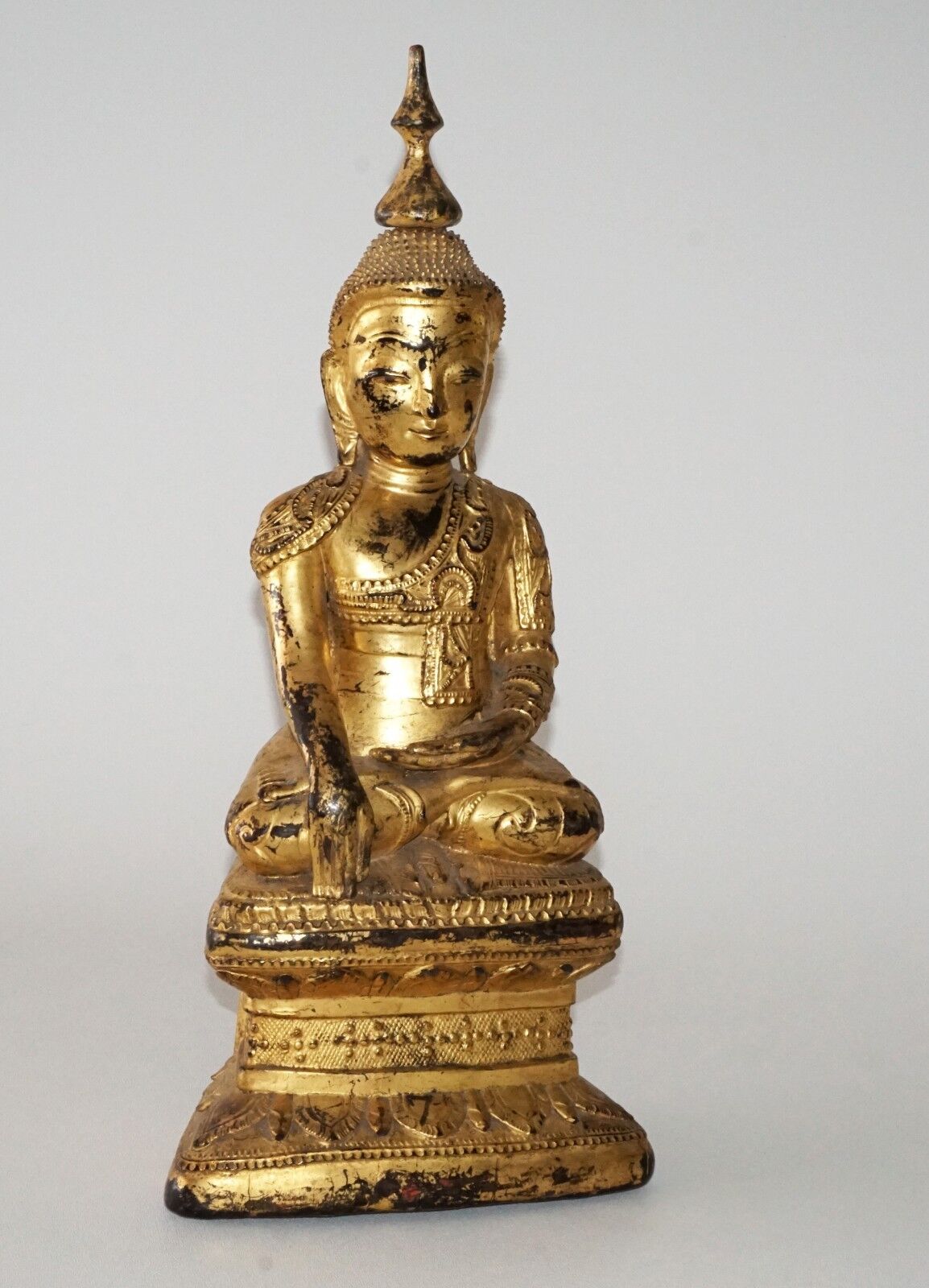 19C Shan State Gilt Lacquer Wooden Nicely Carved Seated Buddha Sculpture (Kas)