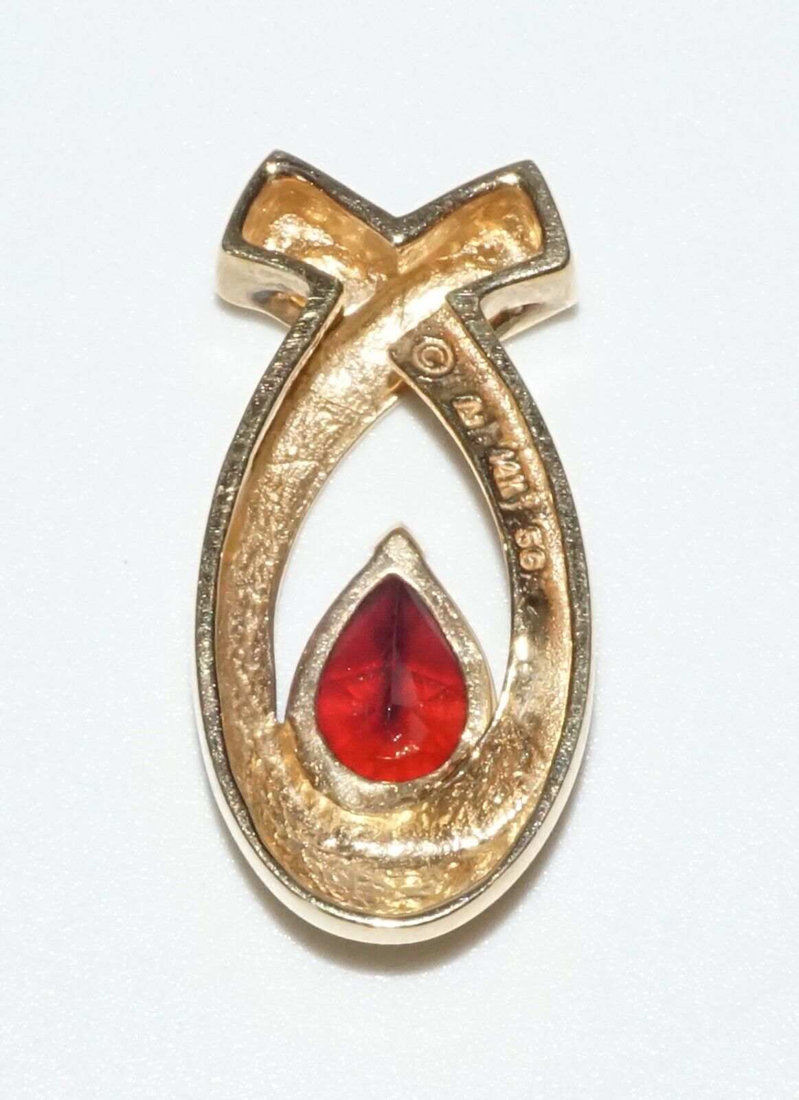 Vintage 14k Yellow Gold Pendant w. 1x Dark Red Pear Shaped Garnet (SaR)#308