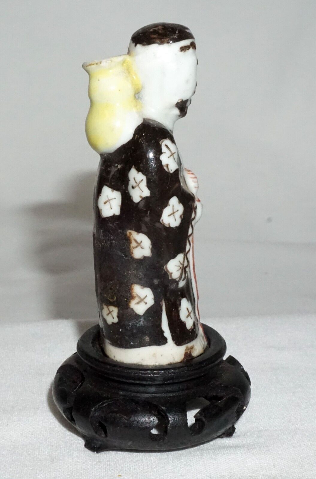 Antique Chinese Snuff Bottle w. Daoist Immortal Figure Motif on Stand (LLA)