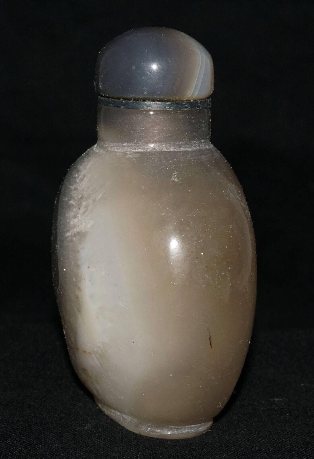 Vintage Chinese Two Tone Banded Agate Carved Snuff Bottle (LeS) G17