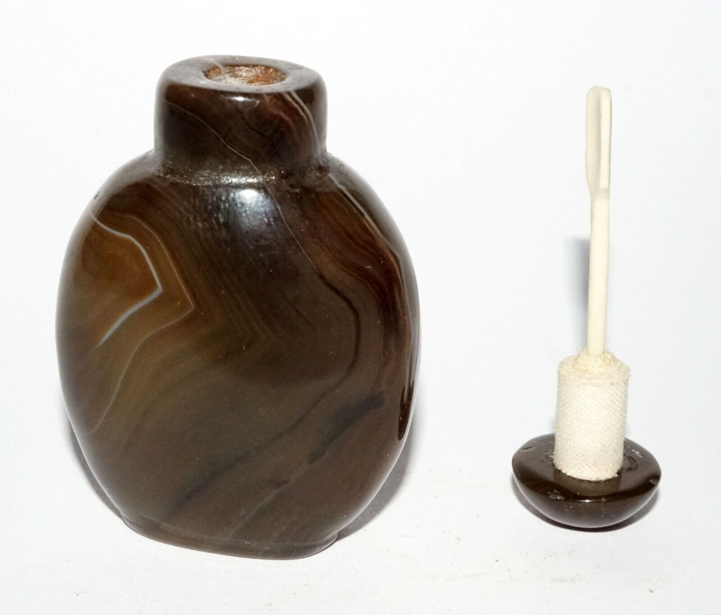 Vintage Chinese Dark Agate Snuff Bottle w. Matching Stopper (LeS) G1