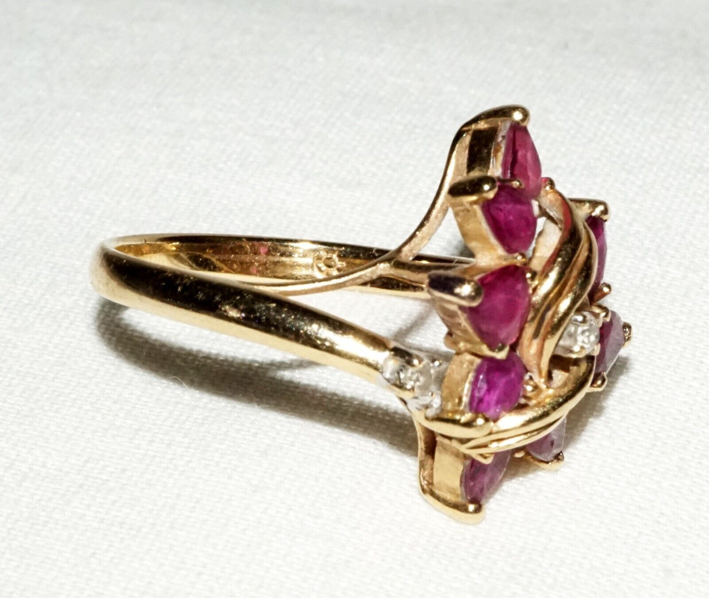 Vintage 14k Yellow Gold Ring Sz.7.25 w. 8x Rubies & 3x Diamonds (WoJ)