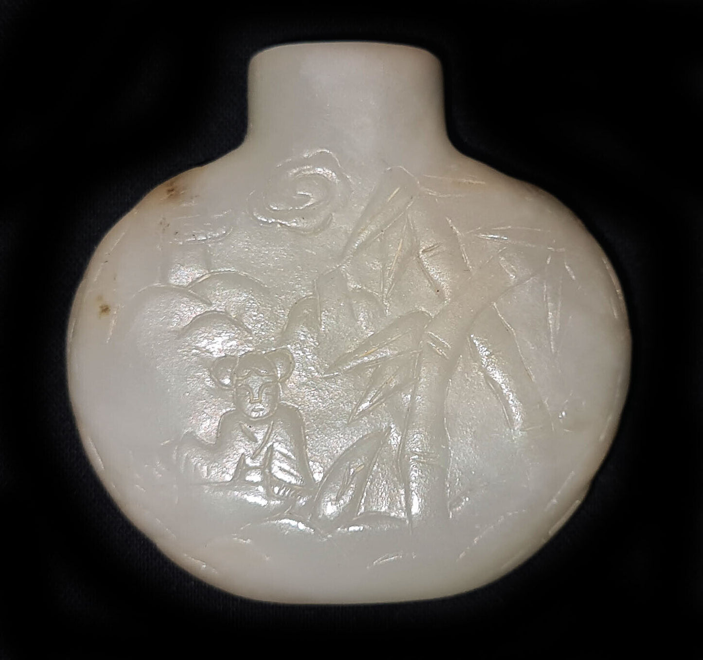 Vintage Chinese White Jade Snuff Bottle w. Figure in a Garden Motif (AHB)