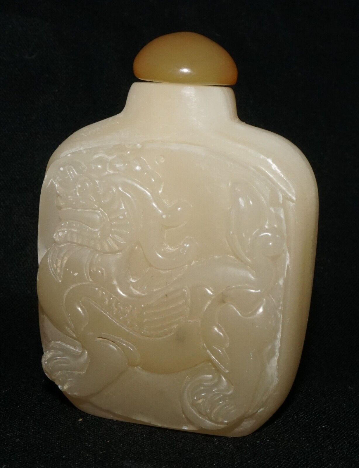 Vintage Chinese Carved Glass Snuff Bottle w. Foo Dog Motif Carnelian (LeS) G11