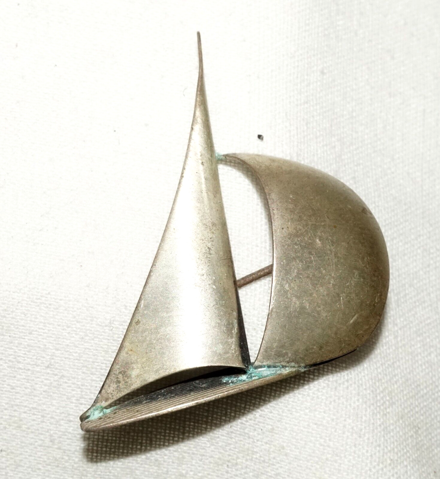 Vintage US Modernist Sterling Silver Brooch Pin w. Sailboat Motif by Beau (TuD)