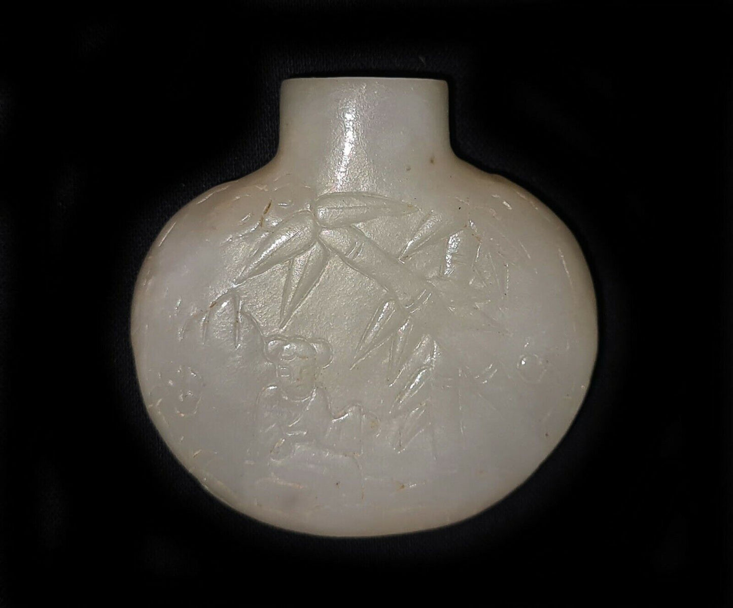 Vintage Chinese White Jade Snuff Bottle w. Figure in a Garden Motif (AHB)