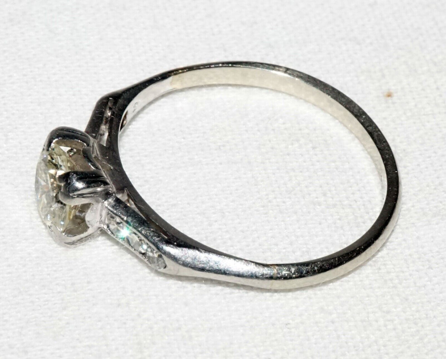 Vintage 14k White Gold Ring Sz. 7.5 w. 0.66ct. Diamond & 6x Diamonds (KoS) L24