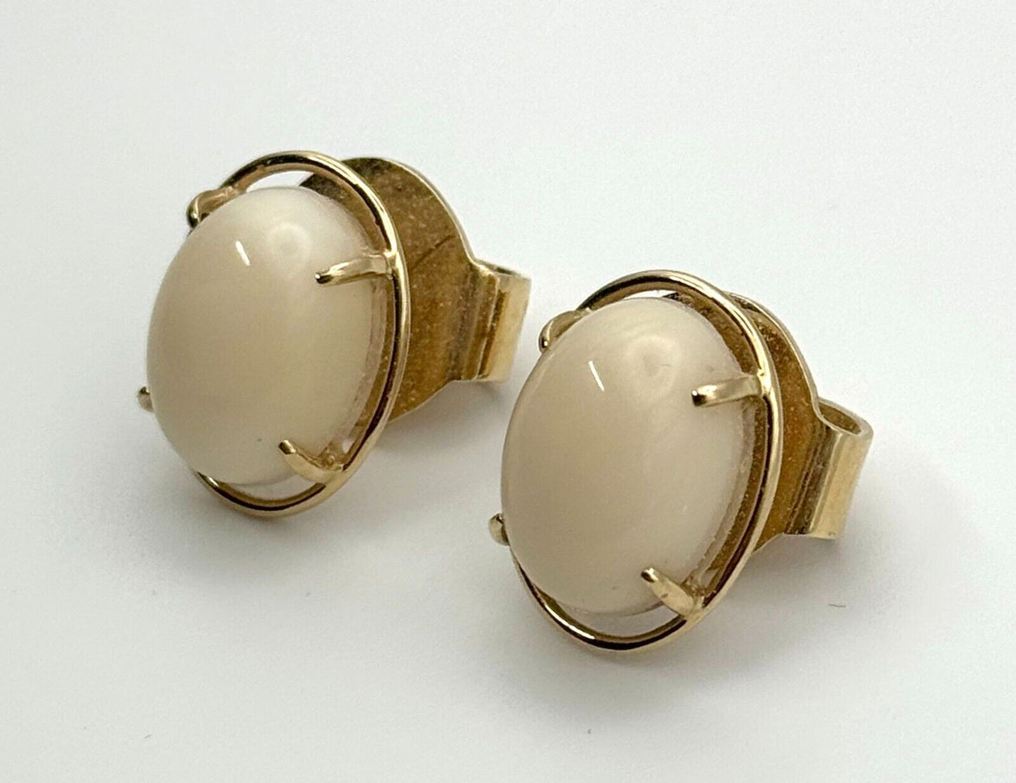 Vintage 14k Yellow Gold Mutton Fat Nephrite Jade Oval Button Earrings (KnK)