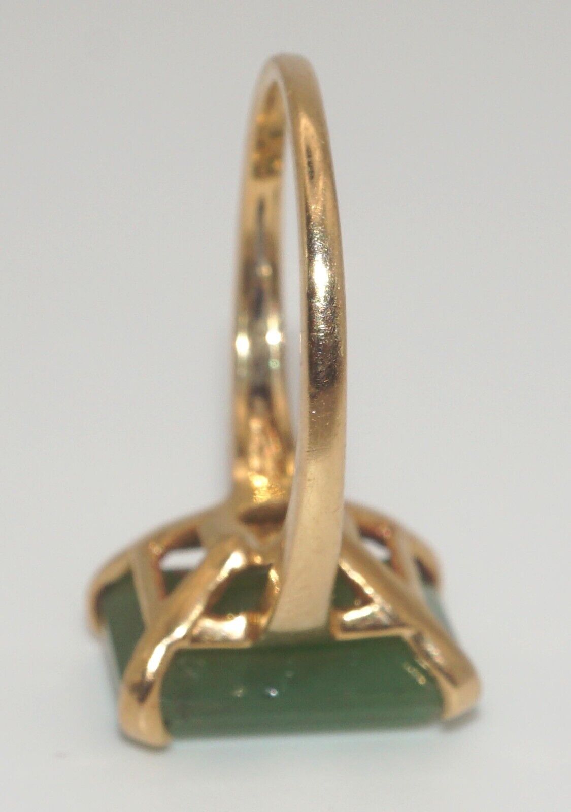 14k Yellow Gold Minimalist Ring Sz. 5 1/2 w Jadeite (LeD)