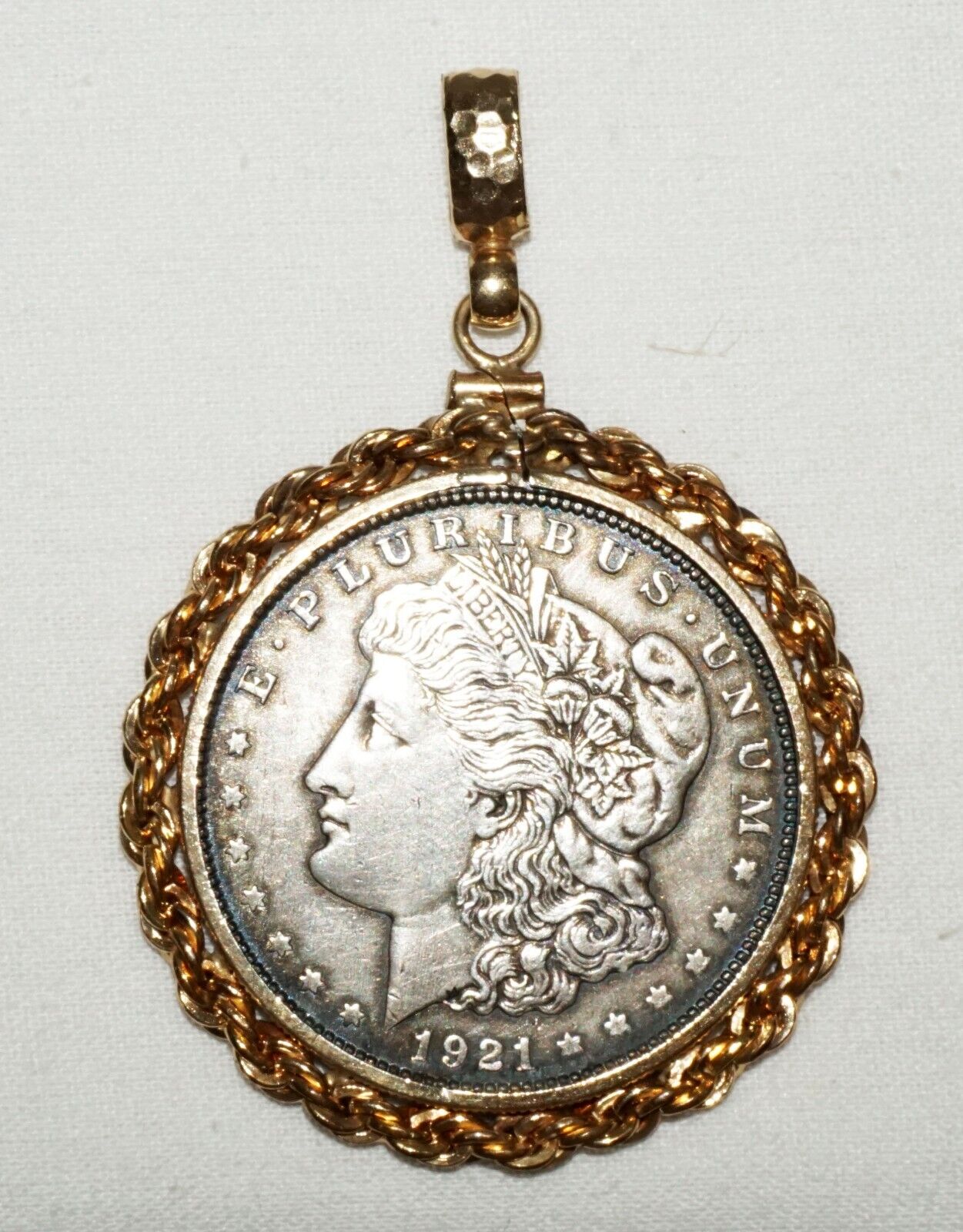 Vintage US Gold Plated Coin Bezel Pendant w. 1921 Morgan $1 Silver Coin (MuS)