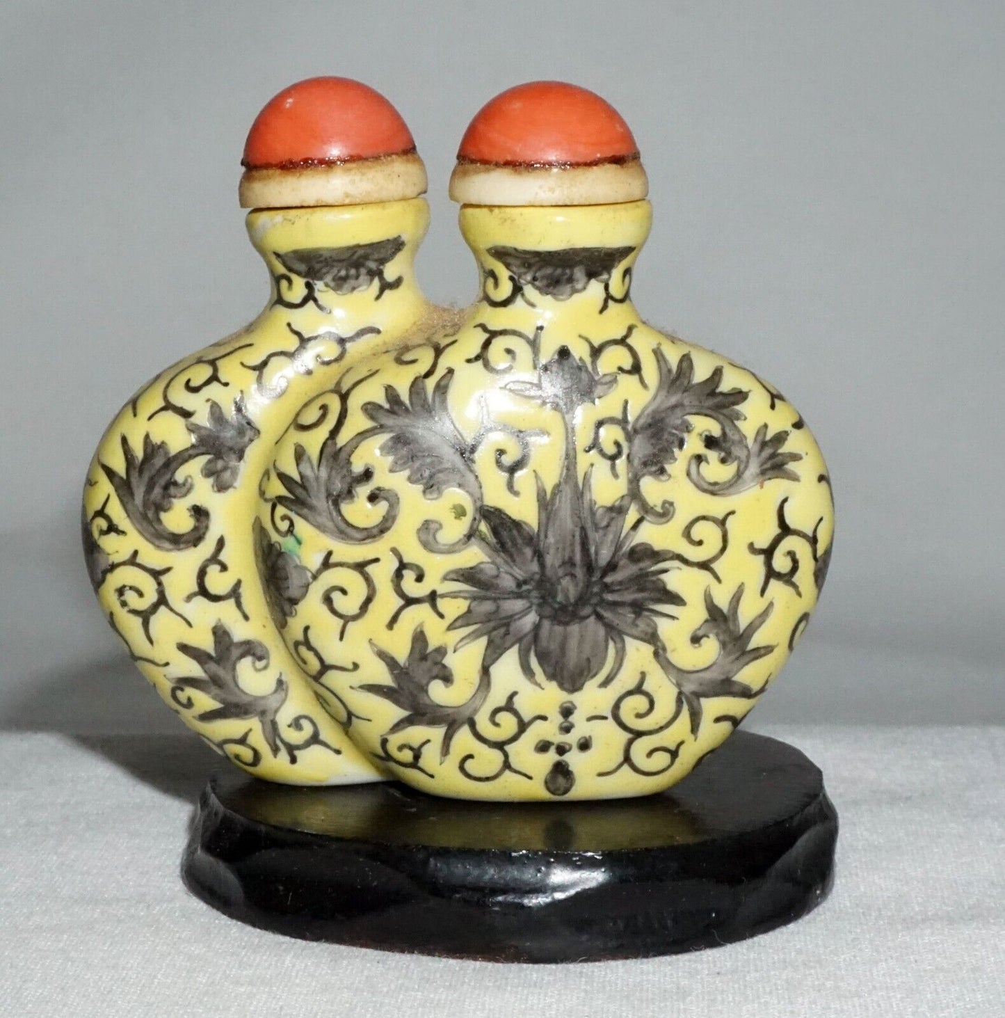 Antique Chinese Porcelain Snuff Bottle Floral on Yellow Ground Qianlong (LLA)