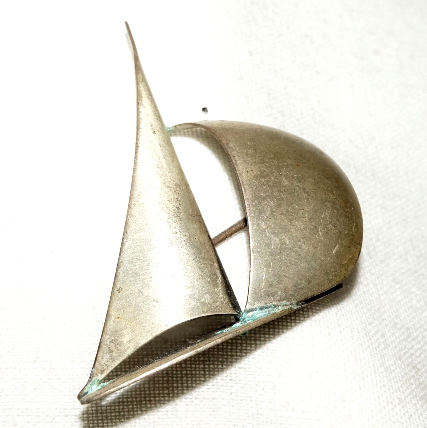 Vintage US Modernist Sterling Silver Brooch Pin w. Sailboat Motif by Beau (TuD)