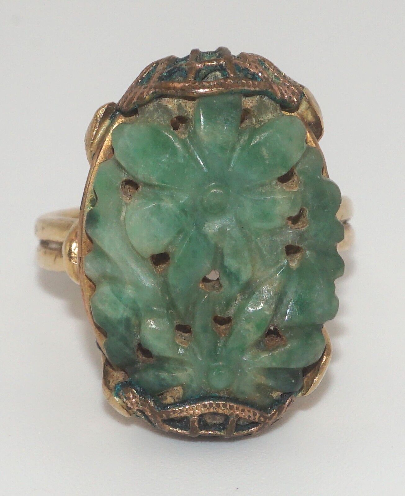 Vintage 14k Yellow Gold Filigree Ring Sz. 7 1/4 w Carved Floral Jadeite (LeD)