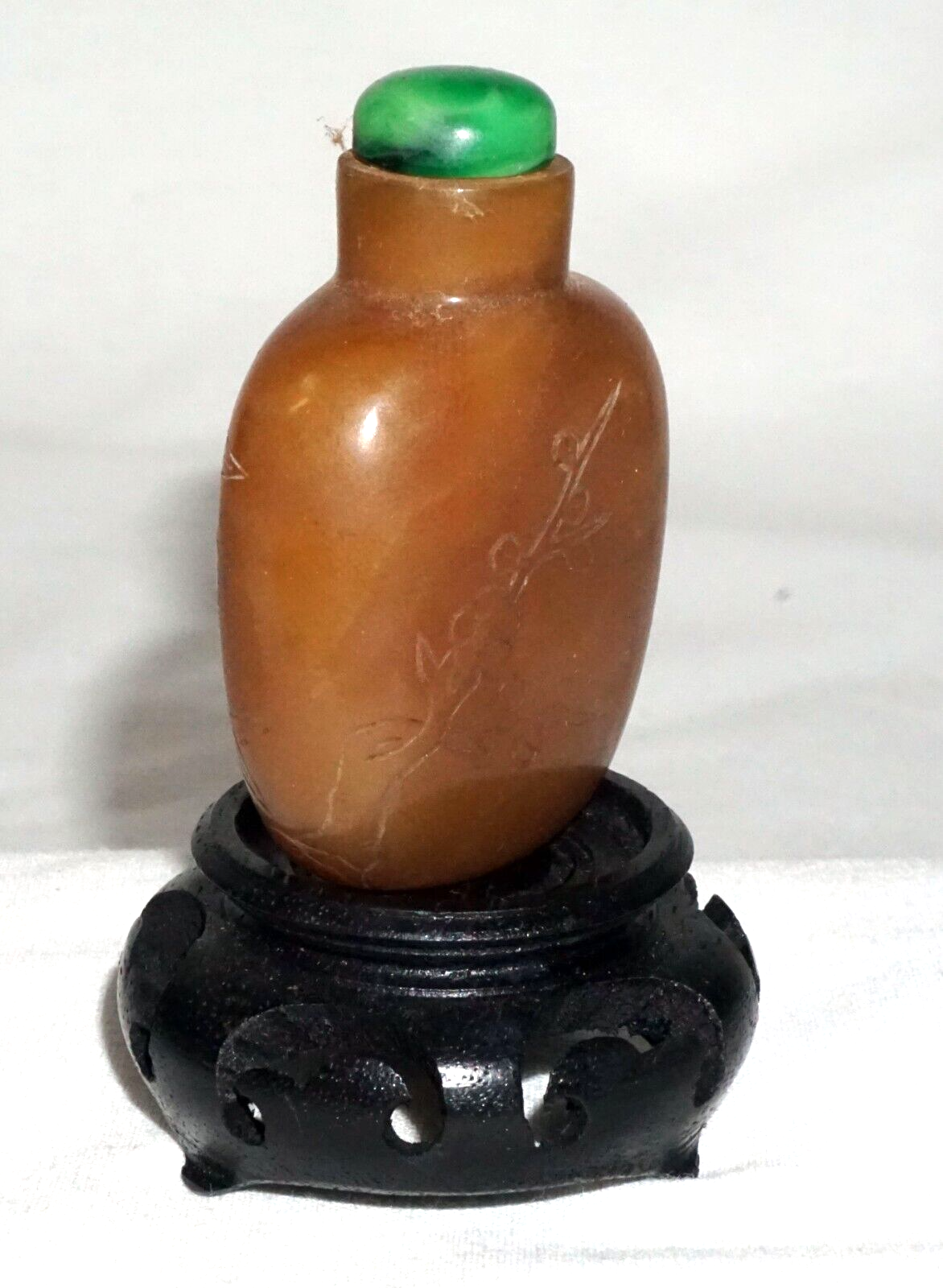 Vtg Chinese Agate Carved Snuff Bottle w. Floral & Bamboo Motifs & Stand (LLA) IC