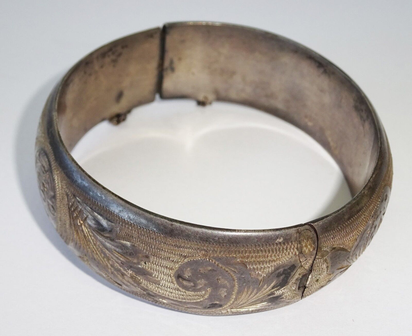 Mexican Hollow Sterling Silver Bangle Bracelet w. Etched Mask & Leaf Motifs(Yir)