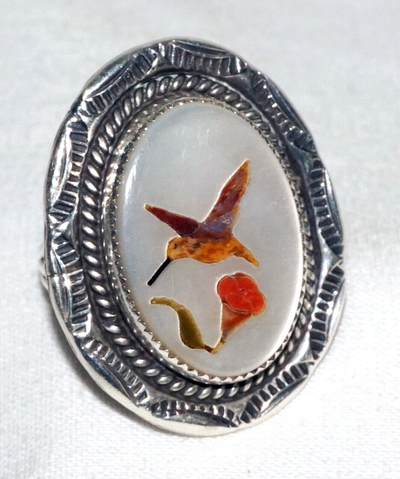 Vintage SW US Silver Ring Sz. 7.75 w MoP & Humming Bird Stone Inlay Motif (BeM)