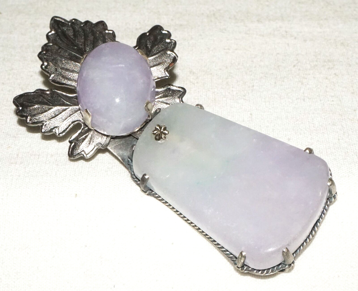 Vintage Chinese Fashion Brooch Pendant w. 2x Lavender Jade Accents (LeP)