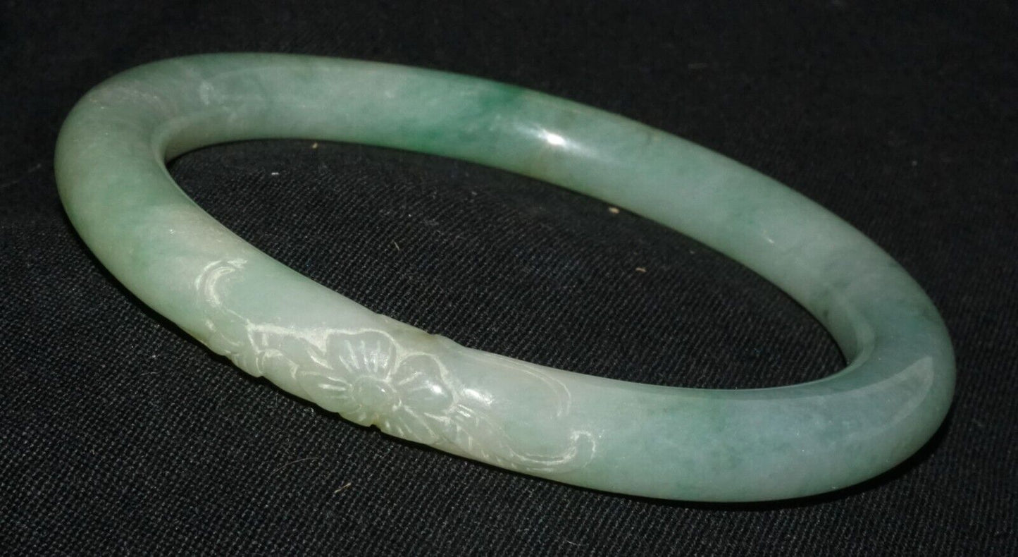 Vintage Chinese Mottled Green Jadeite Jade Flower Motif Bangle Bracelet (LeS)B62