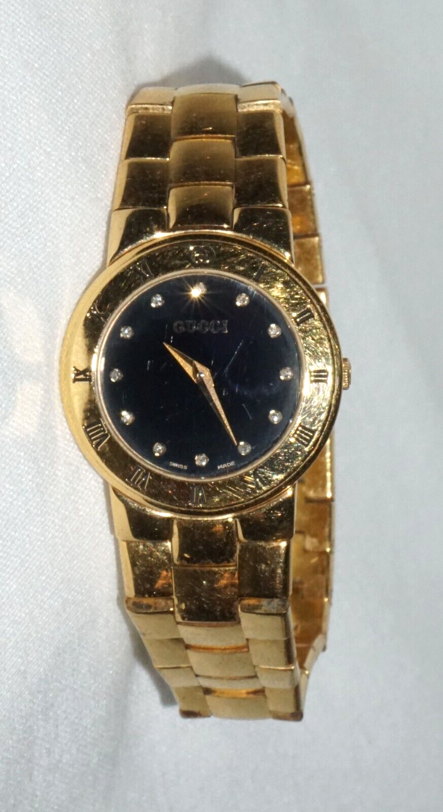 Swiss Made Gold Plated Diamond Dial 3300.2.L Women's Wristwatch 25MM Gucci (SaR)