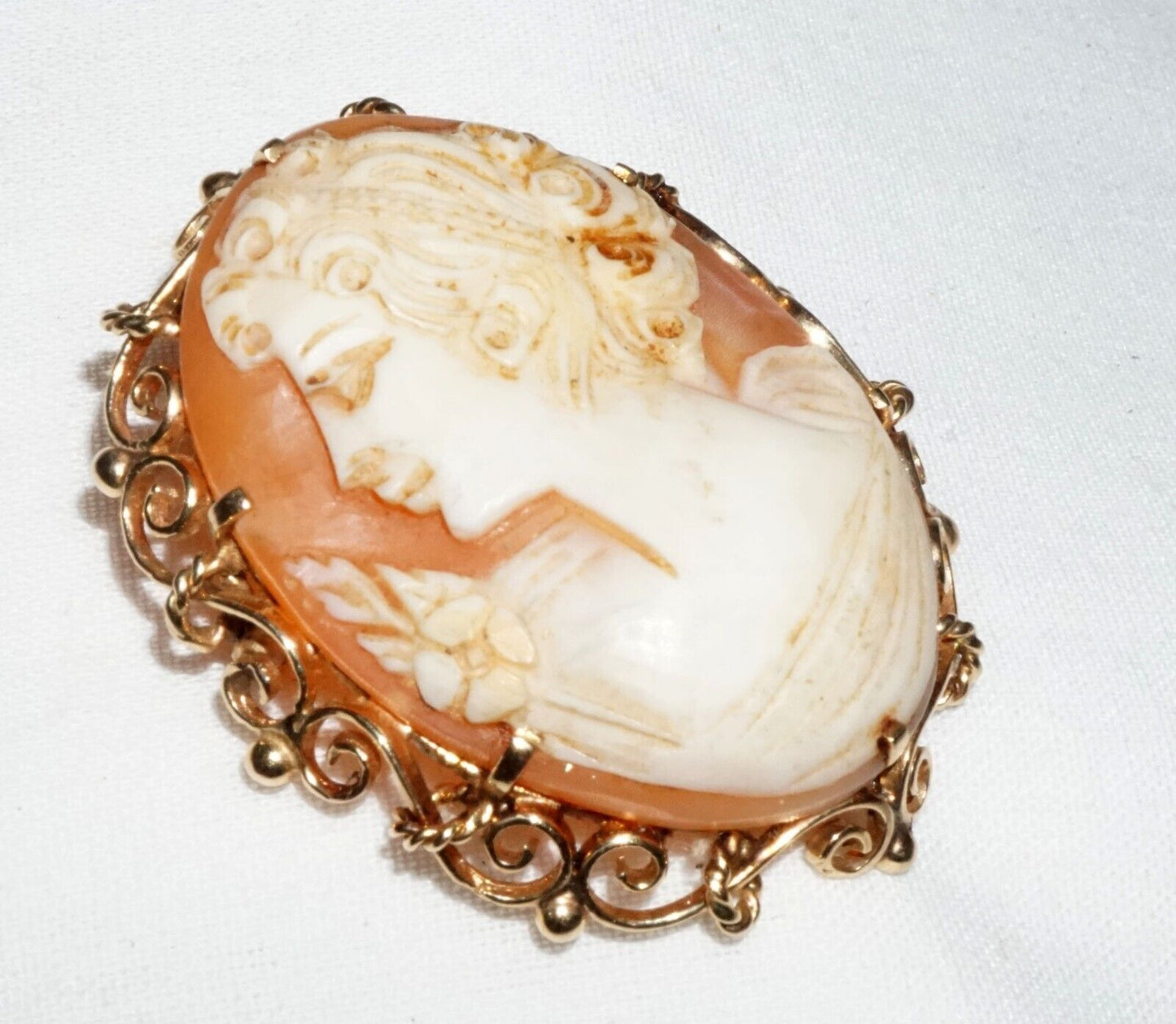 Vintage Yellow Gold Scroll Motif Shell Cameo w. Woman's Bust Design (GeB)#6