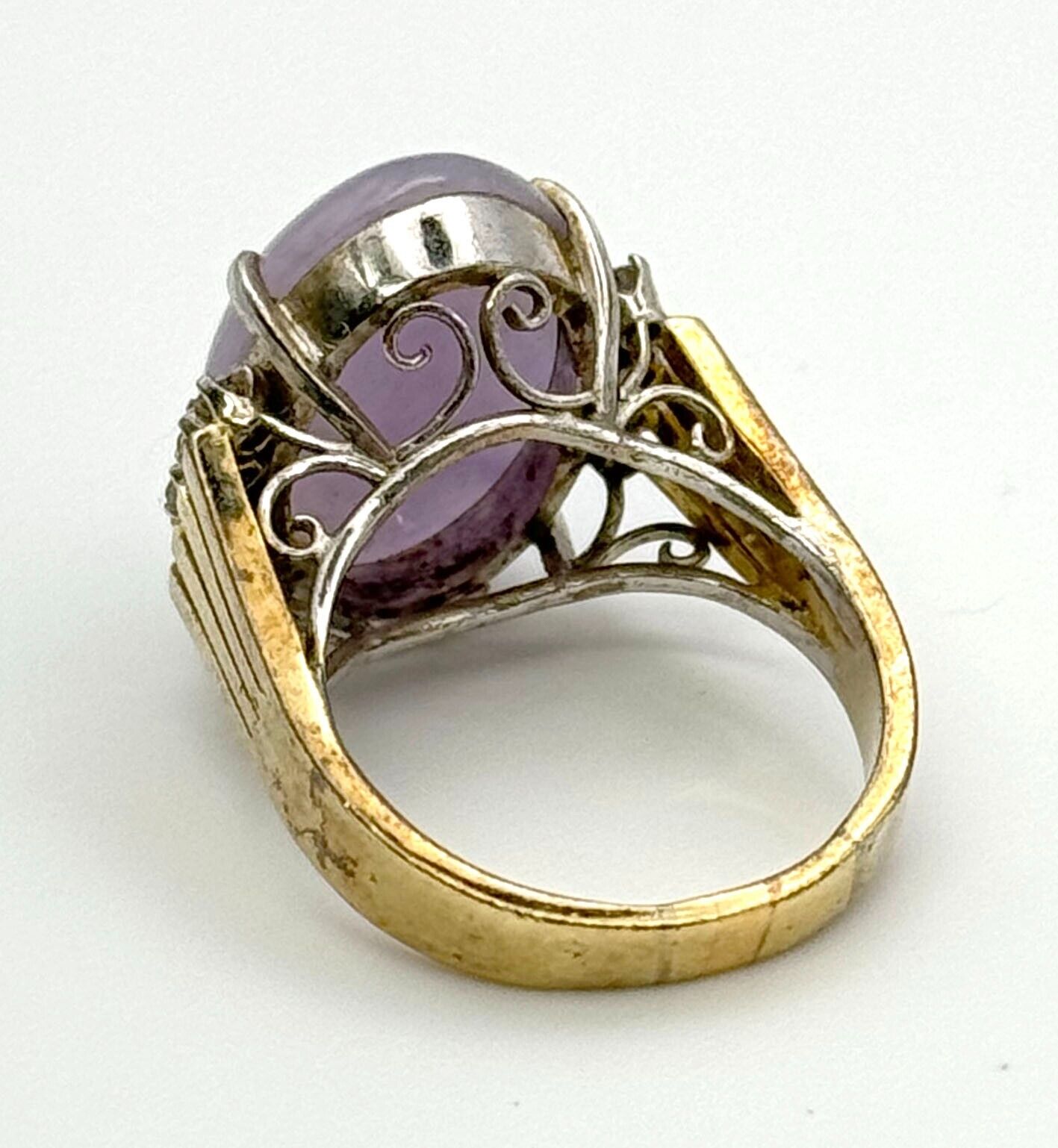 13k Multi-Toned Gold Ring Sz 6 w Lavender Jade & 8 Diamond Accents (MeC)