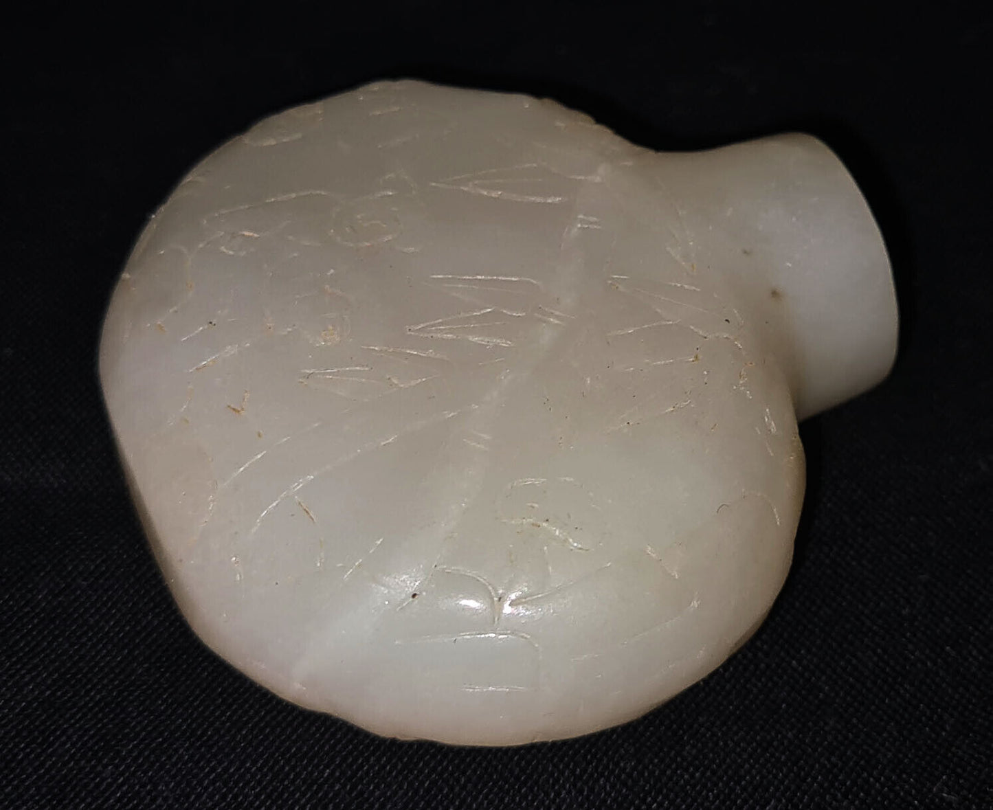 Vintage Chinese White Jade Snuff Bottle w. Figure in a Garden Motif (AHB)