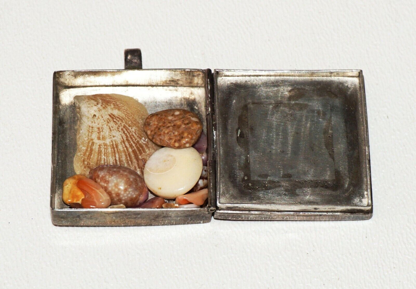 Vintage Silver Hinged Box Locket Pendant w. Large Bezel set Jasper Accent (Bsg)