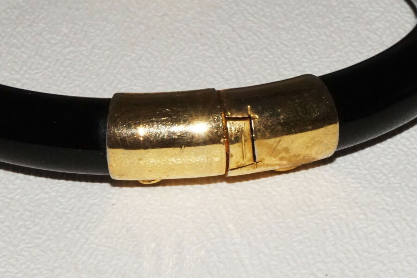 20C Chinese Black Hinged Gold Plated Bangle Bracelet (Wkoc) B4