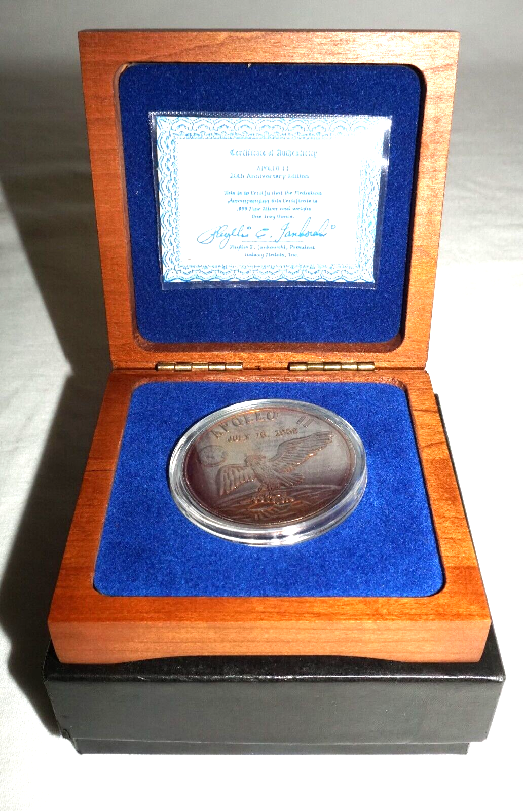 1969 US NASA Apollo 11 Moon Landing Medal in Wooden Box (KiL)